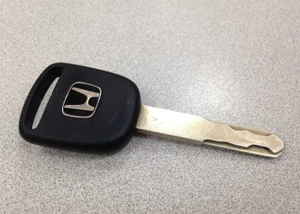 locked-honda-keys-in-car